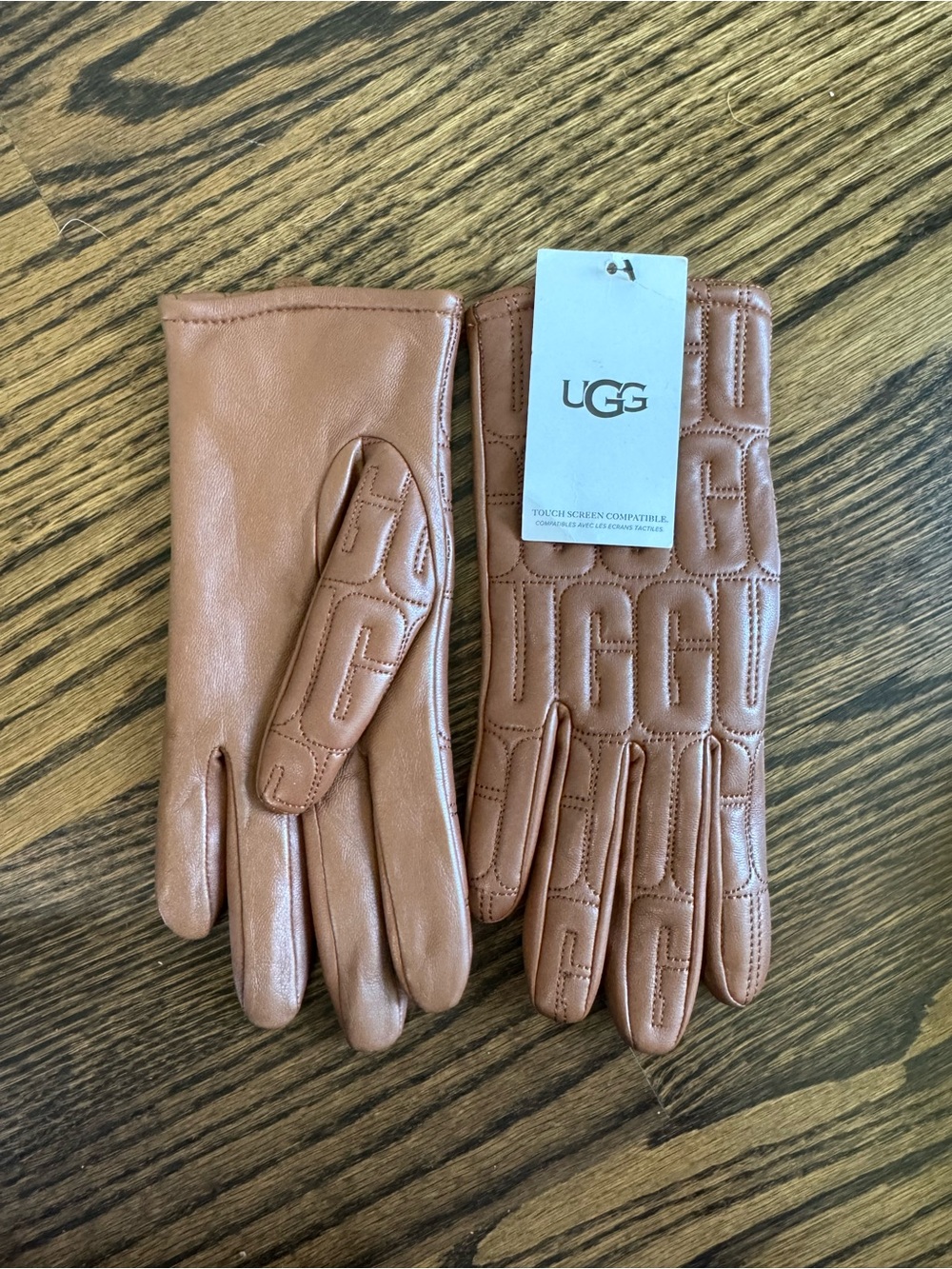 UGG Women’s Leather Gloves in Tan with Quilted Logo